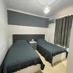 Lovely 3 Bedroom Ground Floor Flat. Private Garden