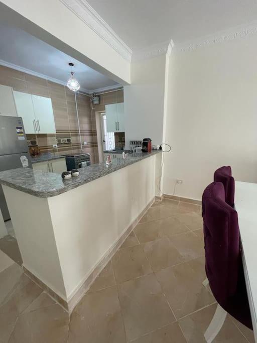 Lovely 3 Bedroom Ground Floor Flat. Private Garden Apartment *